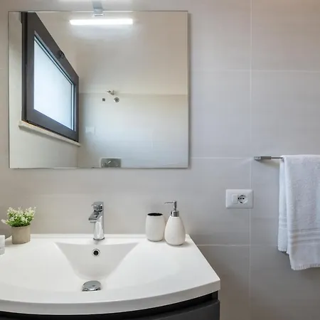 Apartment 2 Minutes' Walk From The Sea- Cozy Ande Full-equipped House *