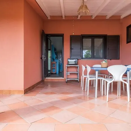 Apartament 2 Minutes' Walk From The Sea- Cozy Ande Full-equipped House Costa Rei